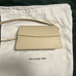 Freja NY Mini Shoulder Bag in Oat